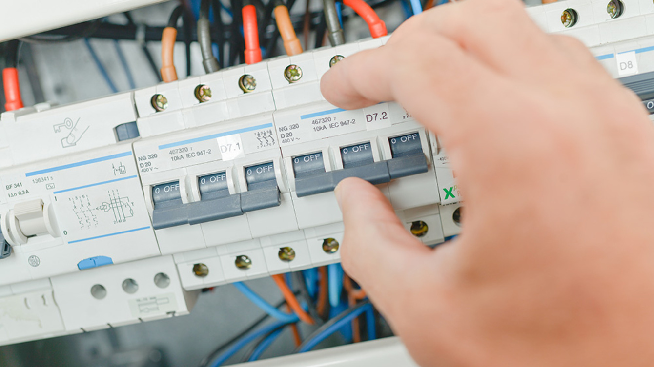 Elektro&shy;installation bei Muster Elektro in Musterstadt